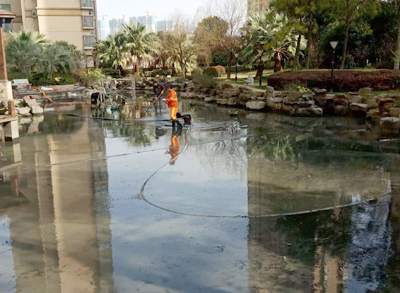 海林景观池淤泥清理