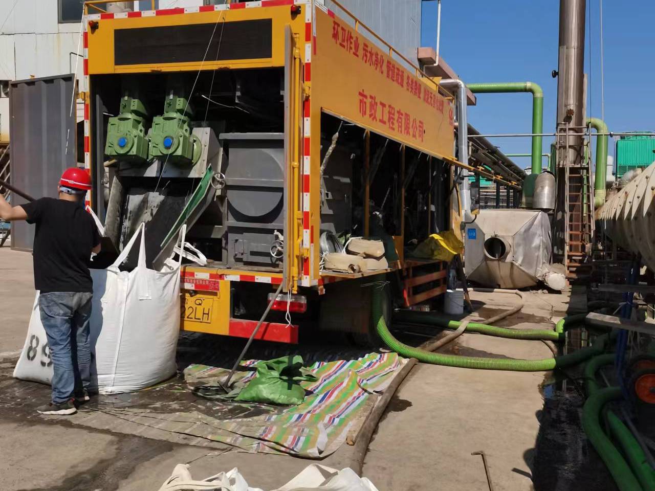 海林淤泥压干处理